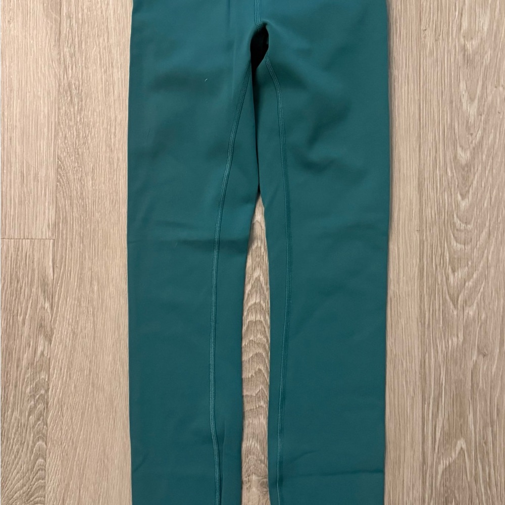 Lululemon women’s green leggings size 0 EUC